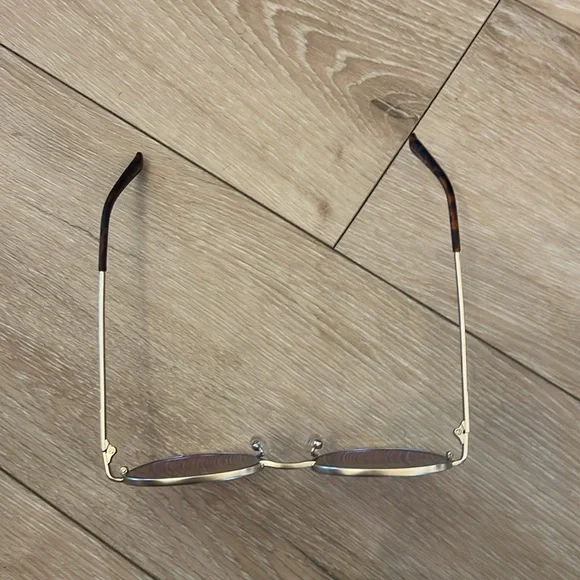 Ray-Ban Aviator Sunglasses with Gradient Blue Lenses - Picture 4 of 4